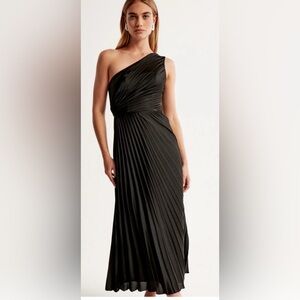 Abercrombie & Fitch Black One-Shoulder Dress